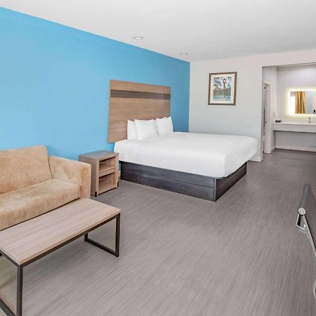 Hotel Baymont By Wyndham Freeport Texas Zewnętrze zdjęcie