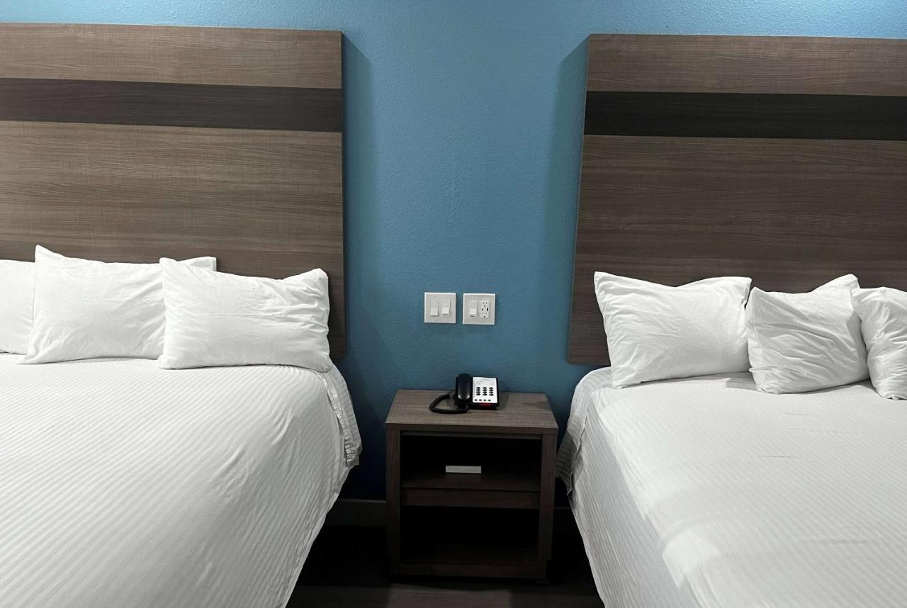 Hotel Baymont By Wyndham Freeport Texas Zewnętrze zdjęcie