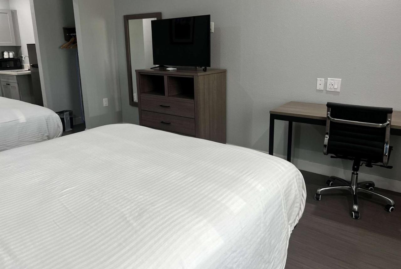 Hotel Baymont By Wyndham Freeport Texas Zewnętrze zdjęcie