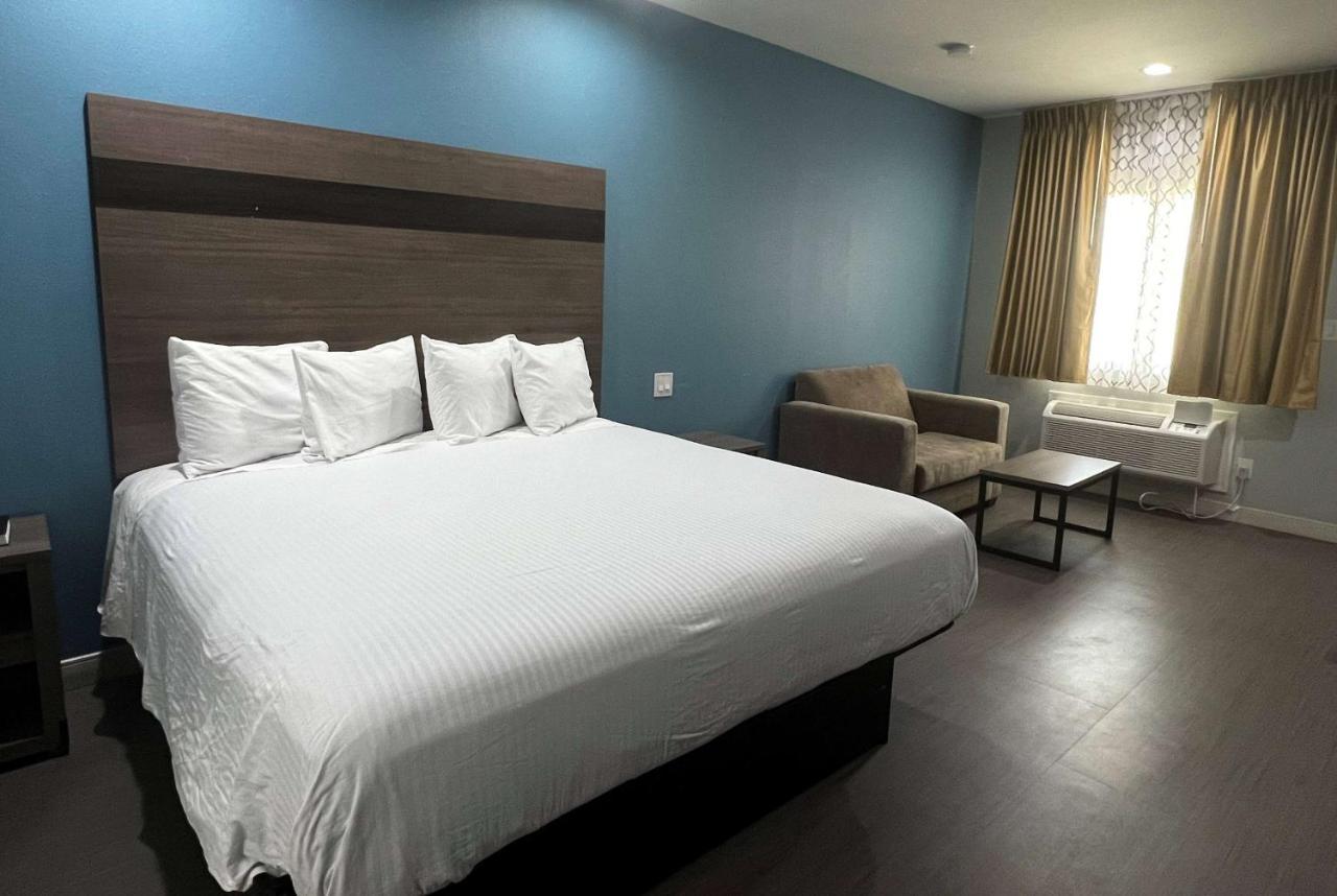 Hotel Baymont By Wyndham Freeport Texas Zewnętrze zdjęcie