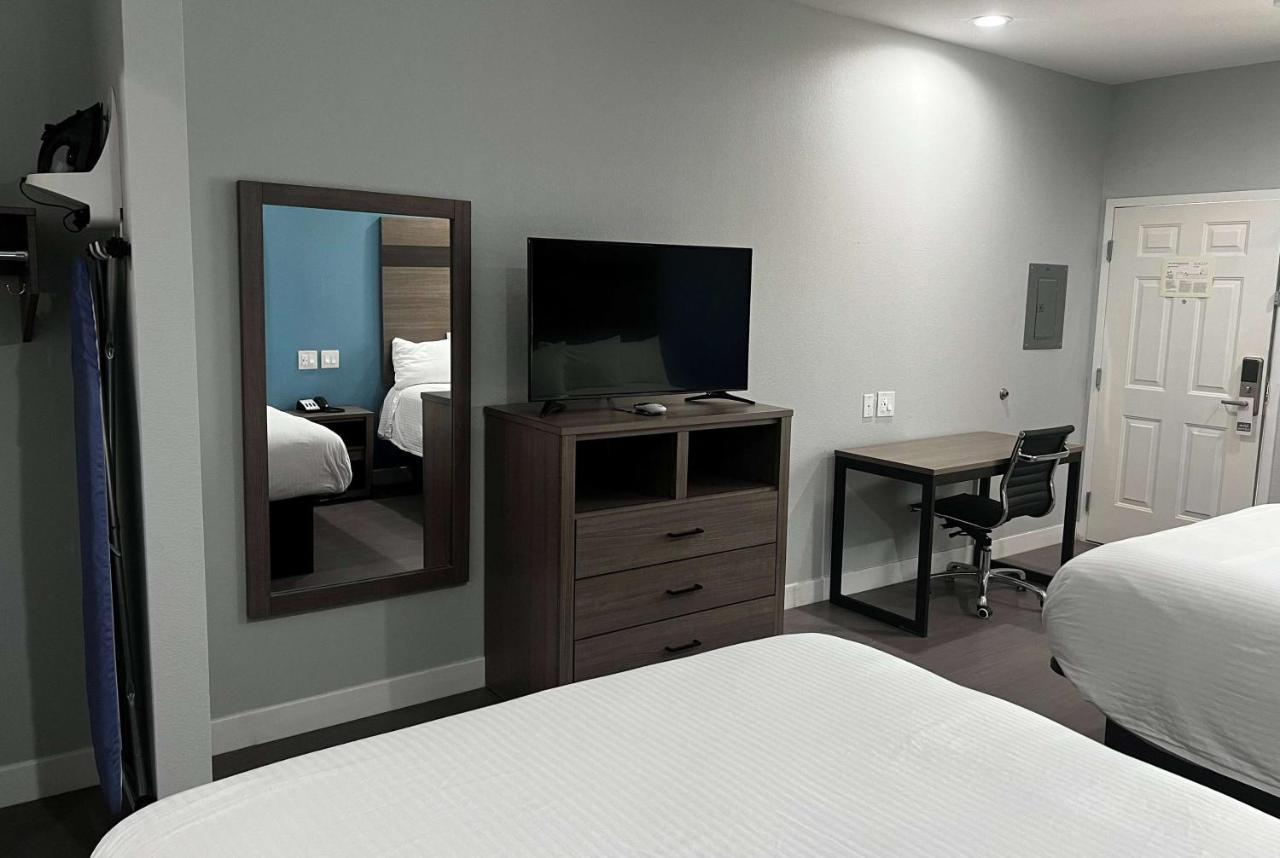 Hotel Baymont By Wyndham Freeport Texas Zewnętrze zdjęcie