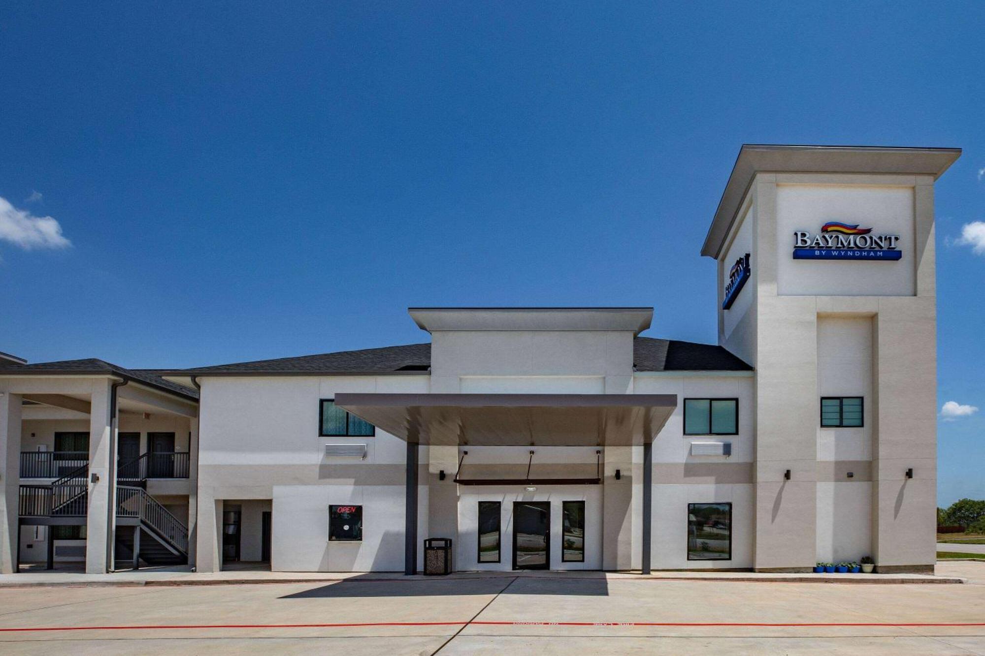 Hotel Baymont By Wyndham Freeport Texas Zewnętrze zdjęcie