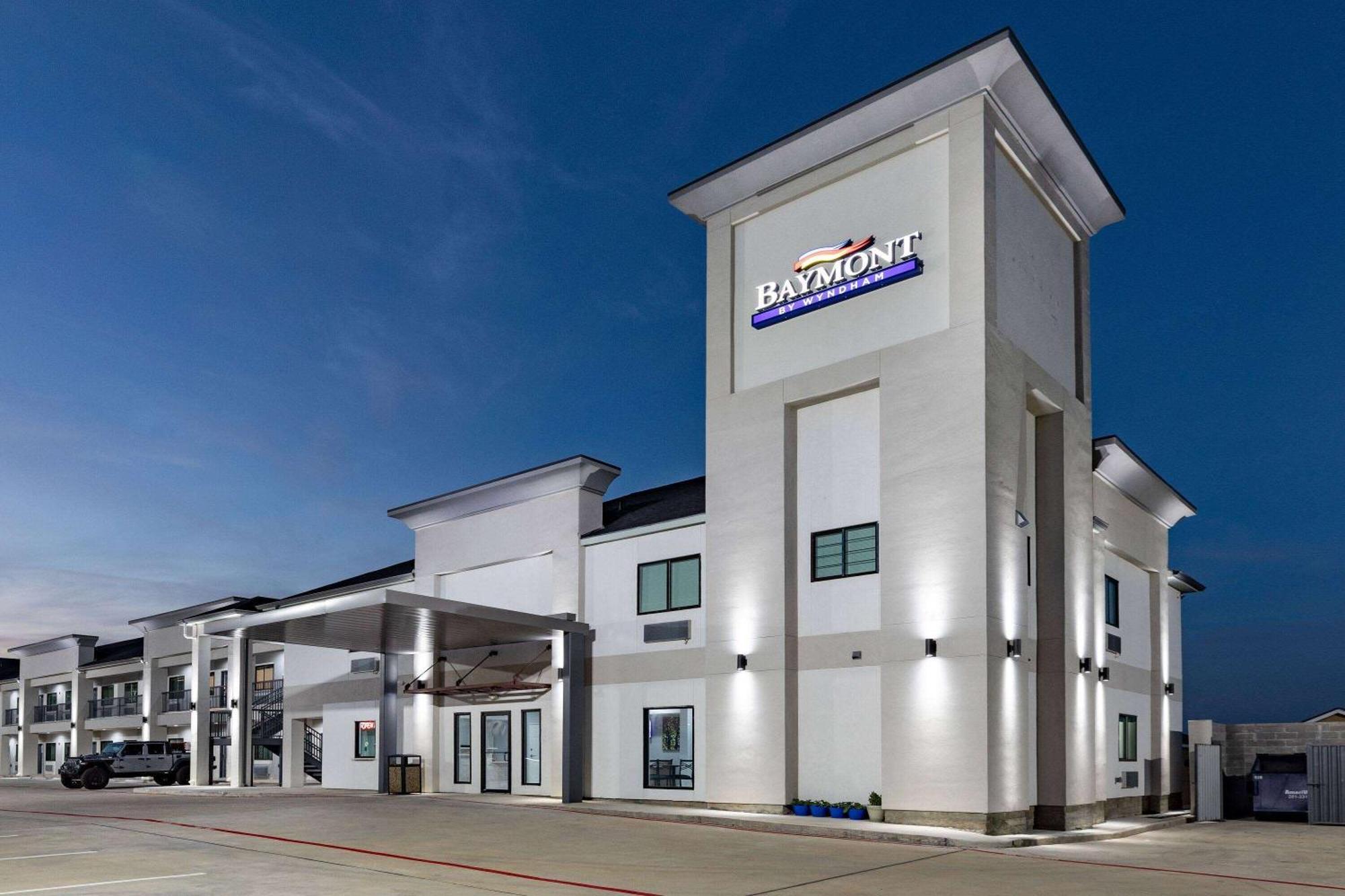 Hotel Baymont By Wyndham Freeport Texas Zewnętrze zdjęcie